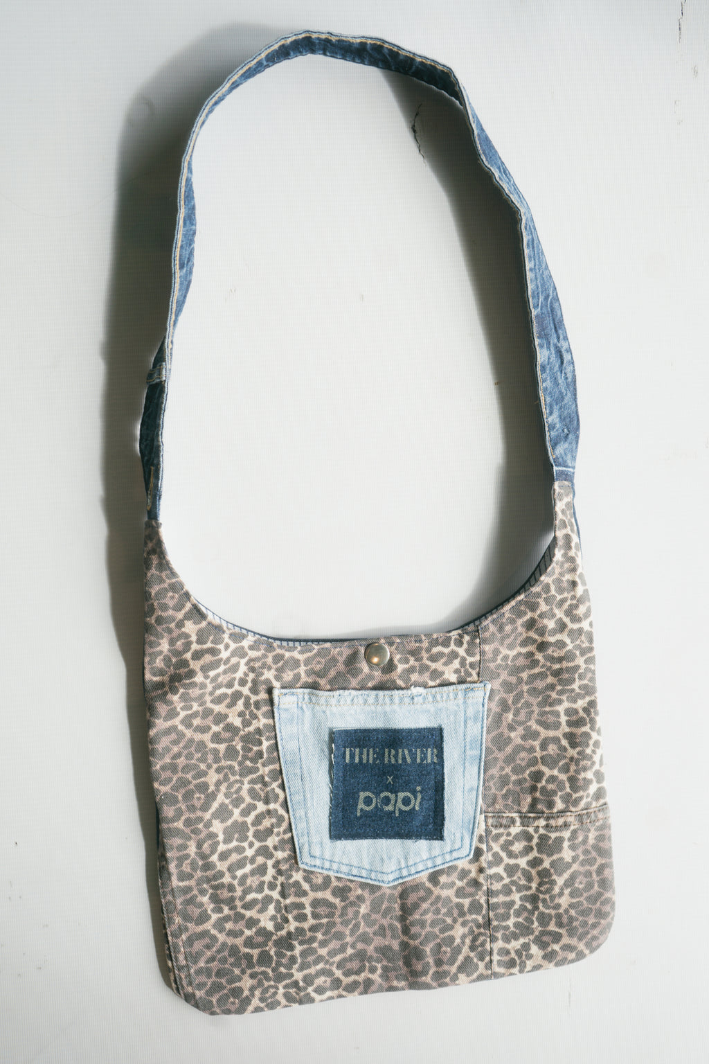 papi x the river - leopard bag 001