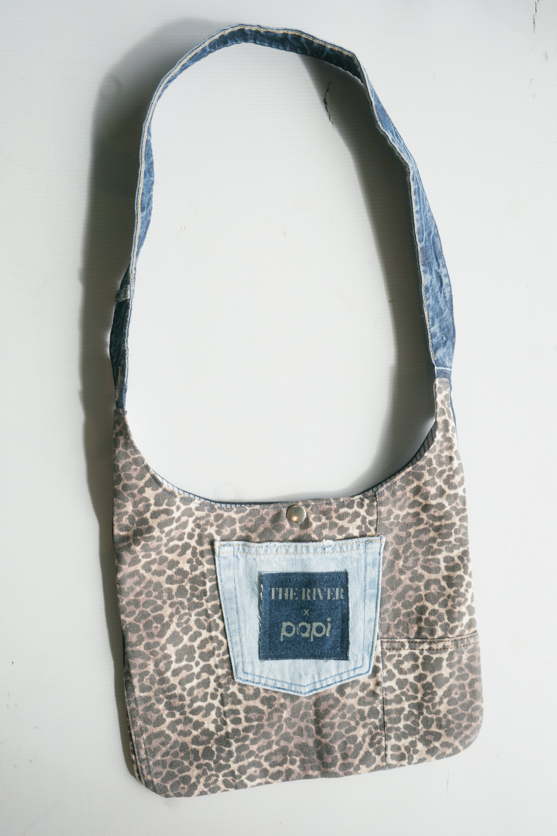 papi x the river - leopard bag 001