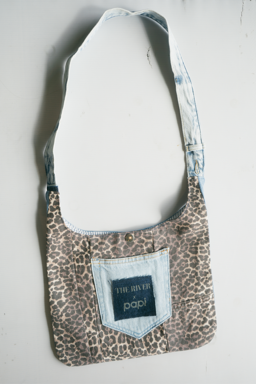 papi x the river - leopard bag 001