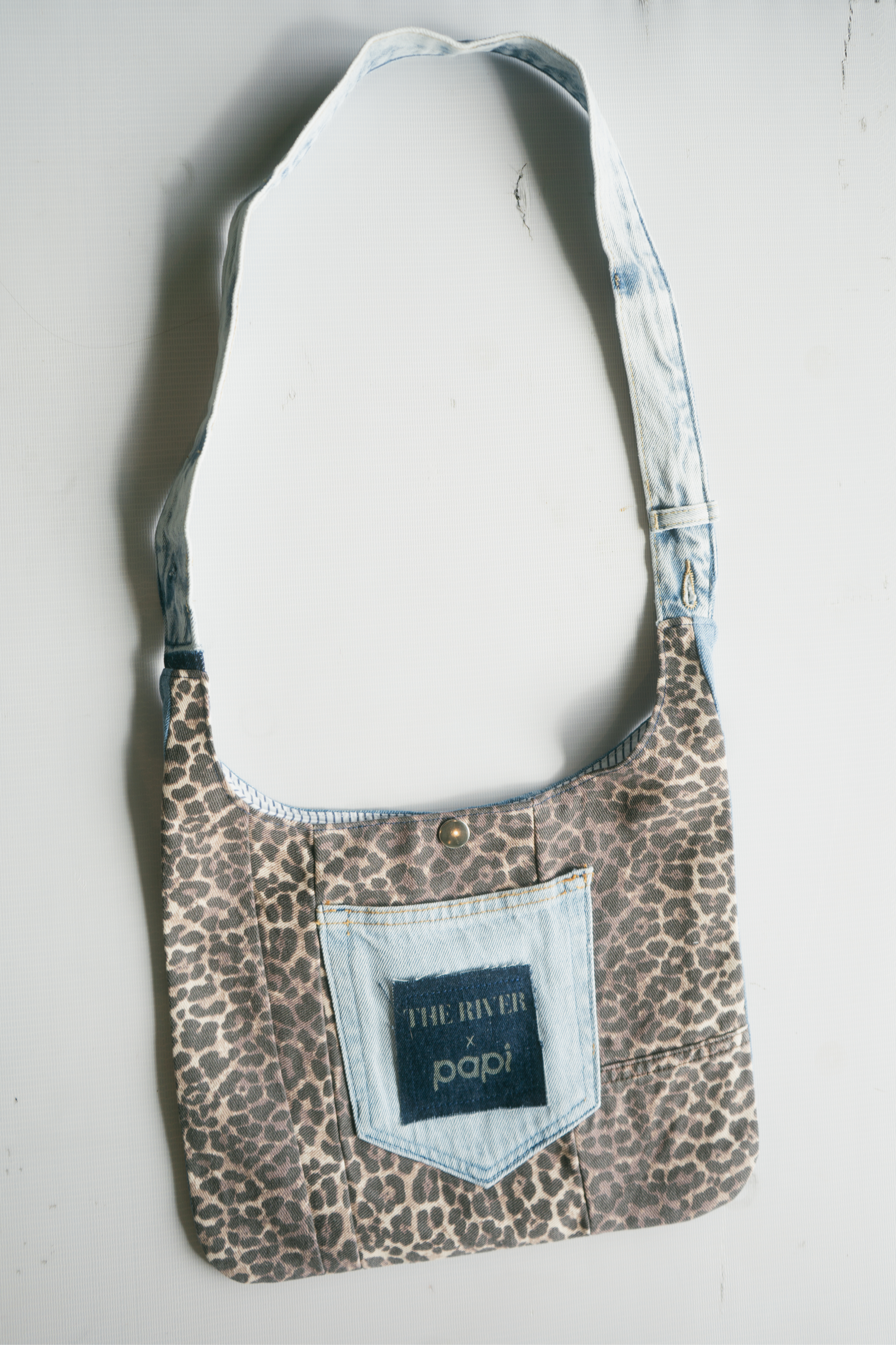 papi x the river - leopard bag 001